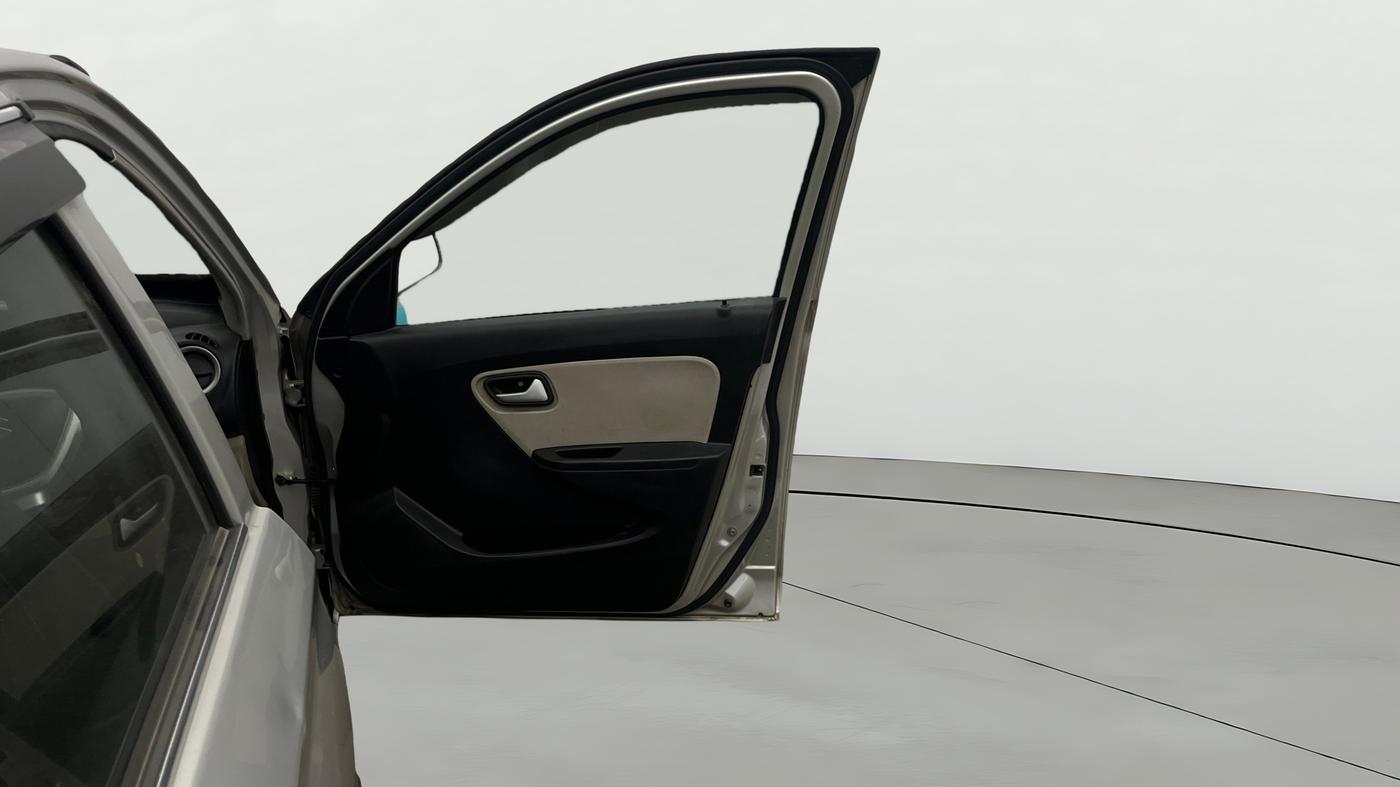 2021 Maruti Alto LXI OPT CNG, CNG, Manual, 69,756 km, RHS Front Door