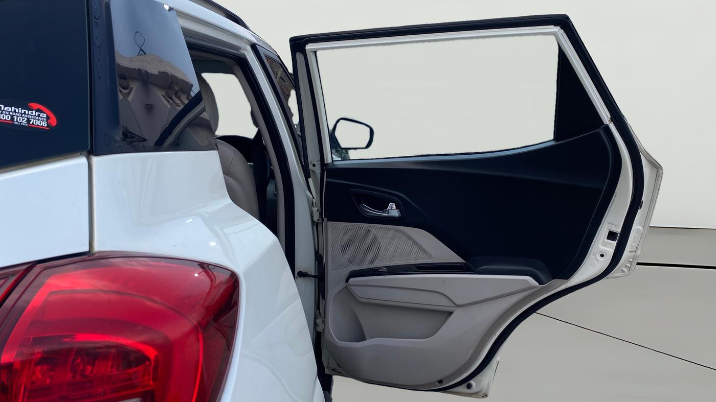 2019 Mahindra XUV300 W8 (O) 1.5 DIESEL, Diesel, Manual, 48,713 km, RHS Rear Door