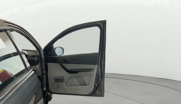 2020 Tata Tiago XE 1.2 REVOTRON, CNG, Manual, 83,130 km, RHS Front Door