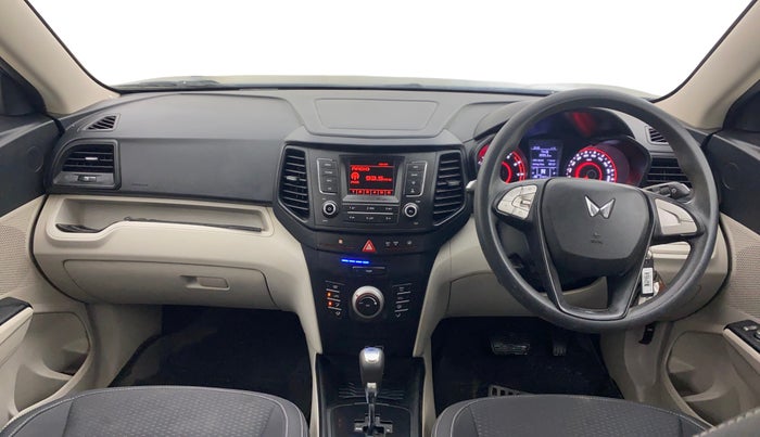 2023 Mahindra XUV300 W6 1.2 PETROL AMT, Petrol, Automatic, 27,860 km, Dashboard