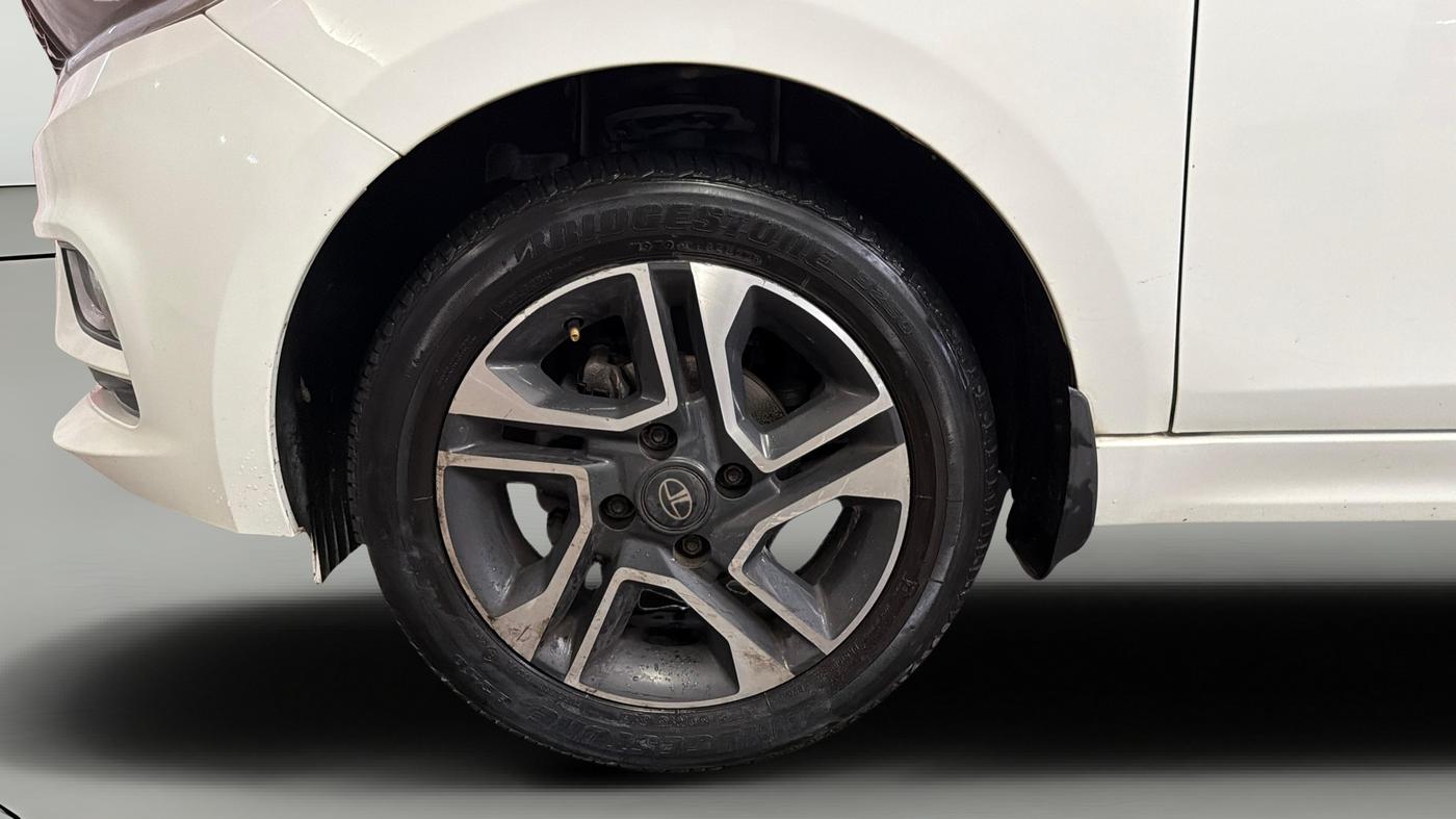 2022 Tata Tiago XZ PLUS PETROL, Petrol, Manual, 24,638 km, Left Front Wheel