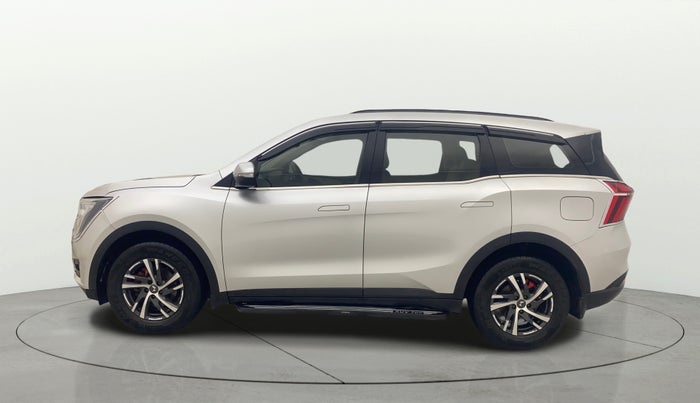 2022 Mahindra XUV700 AX 5 D MT 7 STR, Diesel, Manual, 33,379 km, Left Side