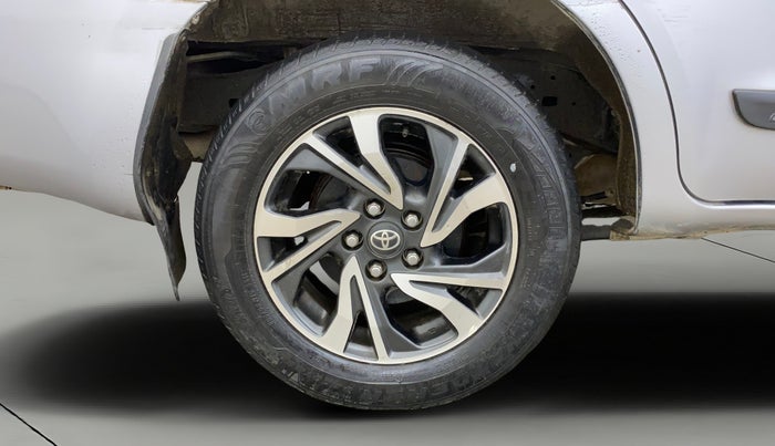 2022 Toyota Innova Crysta 2.7 VX 7 STR, Petrol, Manual, 60,927 km, Right Rear Wheel