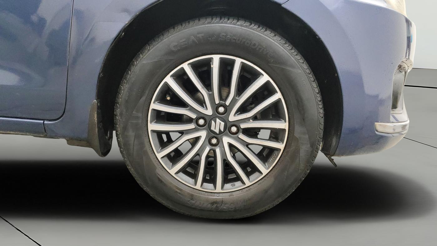 2017 Maruti Dzire ZDI PLUS AMT, Diesel, Automatic, 1,37,821 km, Right Front Wheel