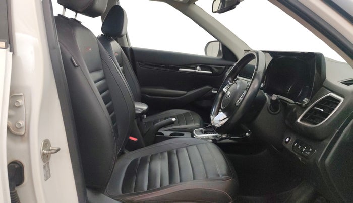 2020 KIA SELTOS GTX PLUS AT 1.5 DIESEL, Diesel, Automatic, 1,05,588 km, Right Side Front Door Cabin