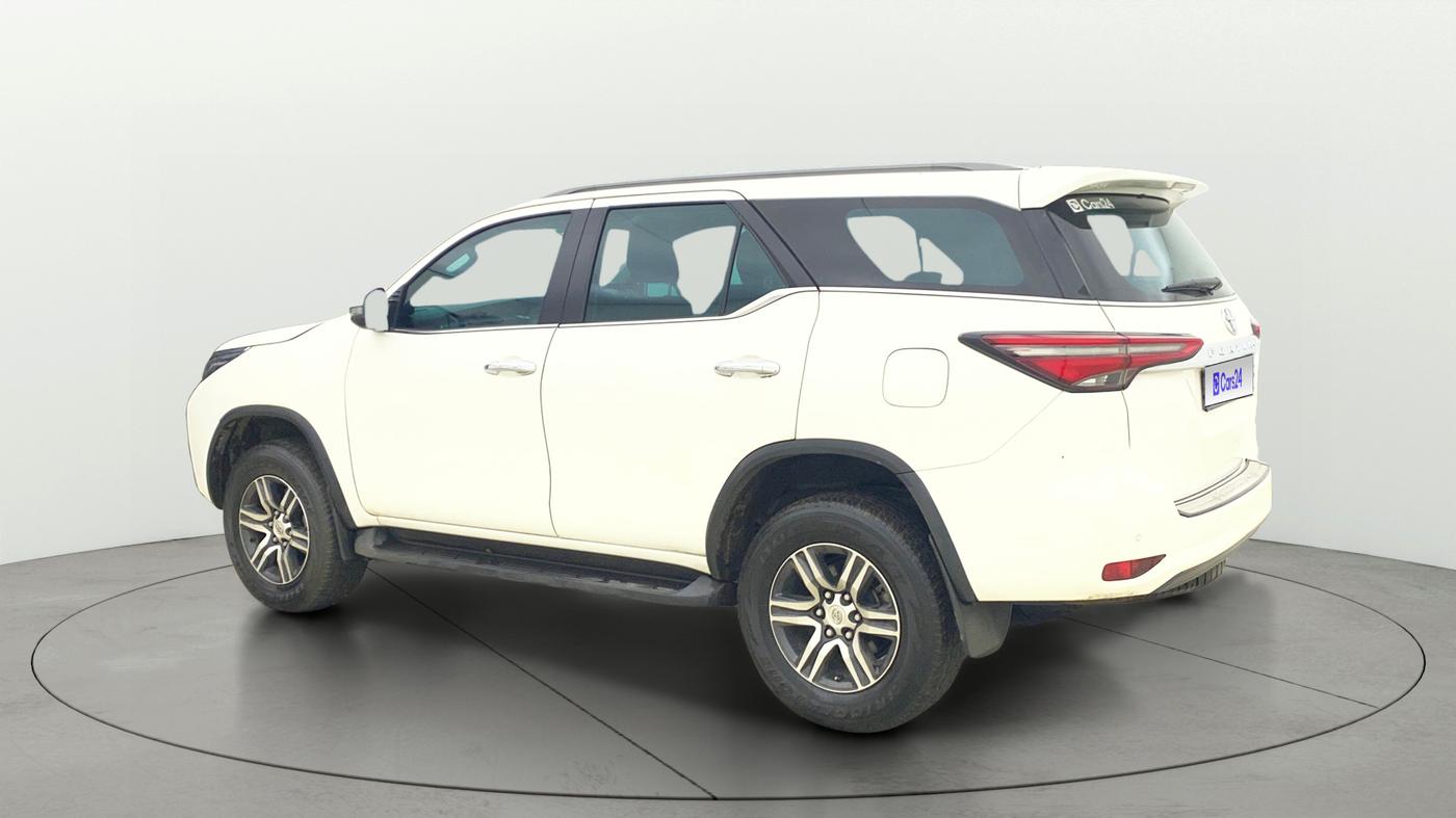 2023 Toyota Fortuner 4X2 AT 2.8 DIESEL, Diesel, Automatic, 50,235 km, Left Back Diagonal