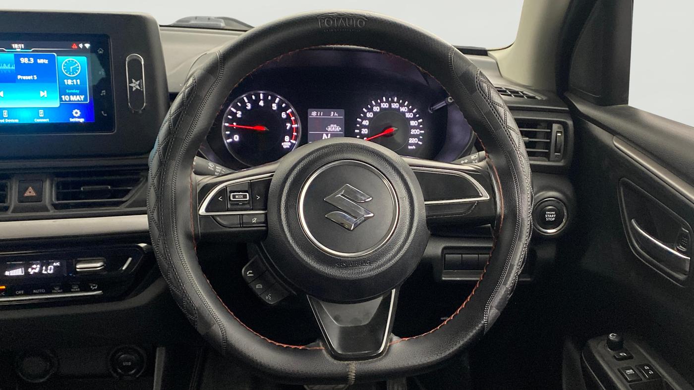2025 Maruti Swift ZXi AMT, Petrol, Automatic, 62,398 km, Steering Wheel Close Up
