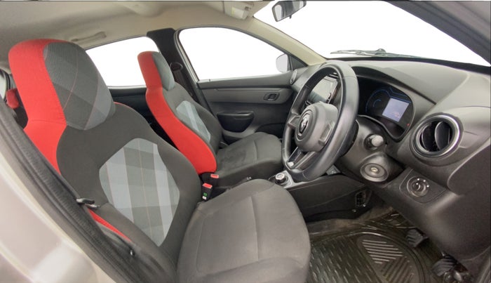 2022 Renault Kwid RXT 1.0 AMT, Petrol, Automatic, 12,685 km, Right Side Front Door Cabin