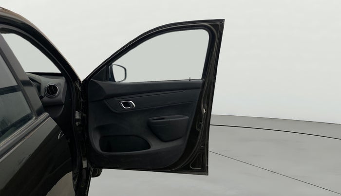 2018 Renault Kwid RXT 1.0, Petrol, Manual, 21,786 km, RHS Front Door