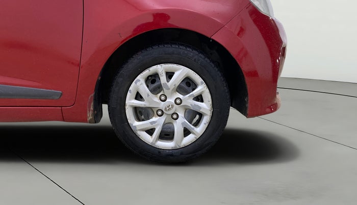 2017 Hyundai Grand i10 SPORTZ (O) 1.2 KAPPA VTVT, Petrol, Manual, 1,28,898 km, Right Front Wheel