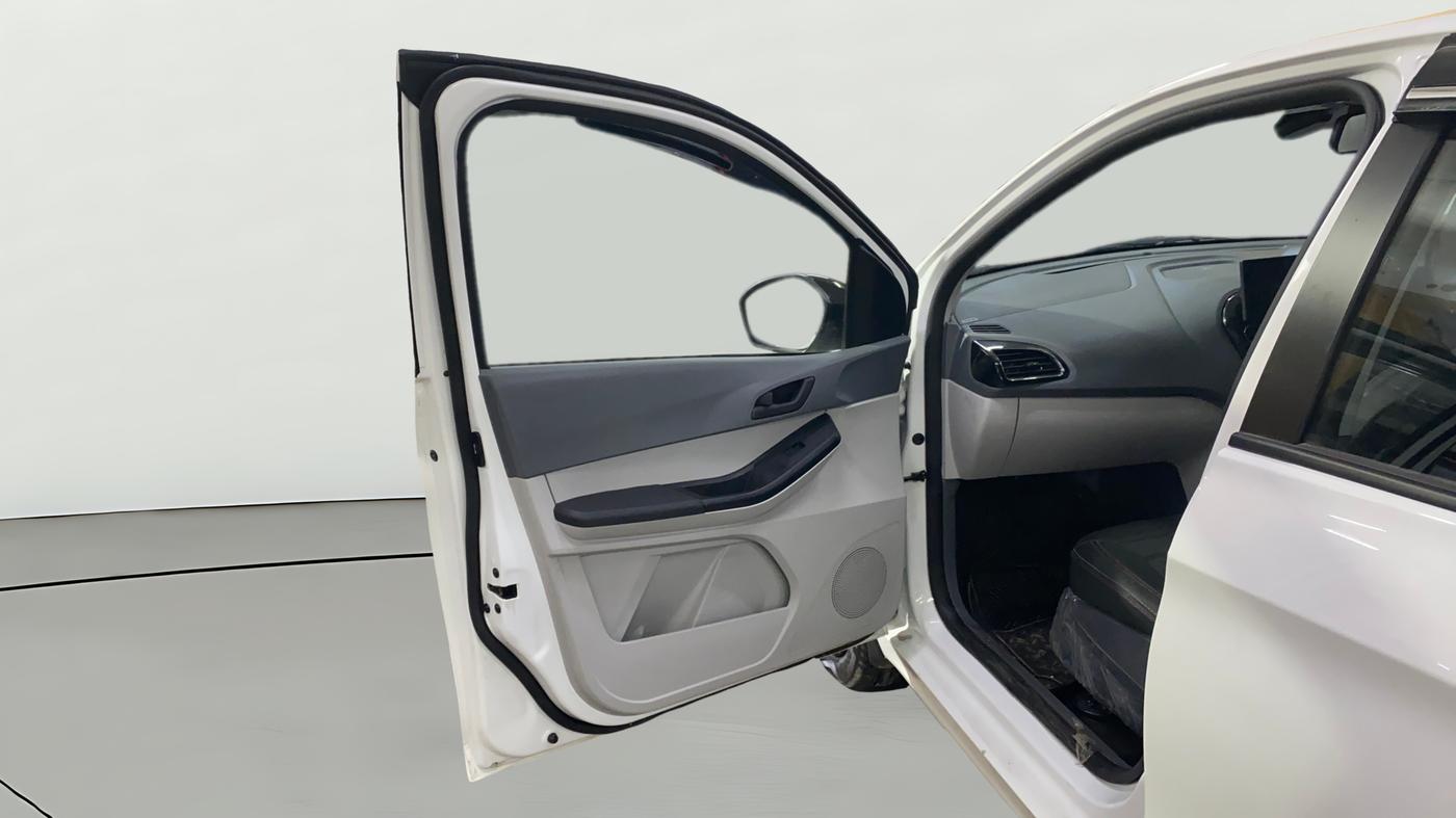 2025 Tata Tiago XZ iCNG, CNG, Manual, 3,607 km, LHS Front Door