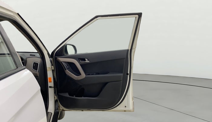 2017 Hyundai Creta SX PLUS AT 1.6 PETROL, CNG, Automatic, 1,17,634 km, RHS Front Door