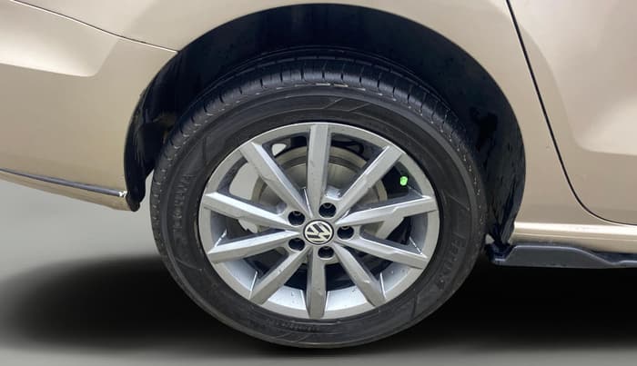 2016 Volkswagen Vento HIGHLINE PETROL AT, Petrol, Automatic, 59,116 km, Right Rear Wheel