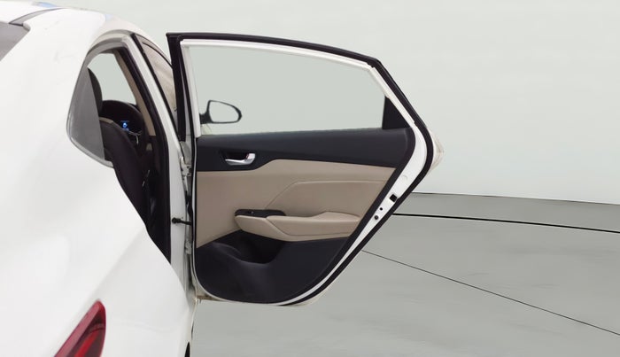 2018 Hyundai Verna 1.6 VTVT SX O, Petrol, Manual, 1,11,324 km, RHS Rear Door