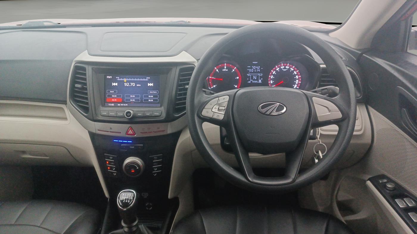 2019 Mahindra XUV300 W6 1.5 DIESEL, Diesel, Manual, 72,584 km, Steering Wheel Close Up