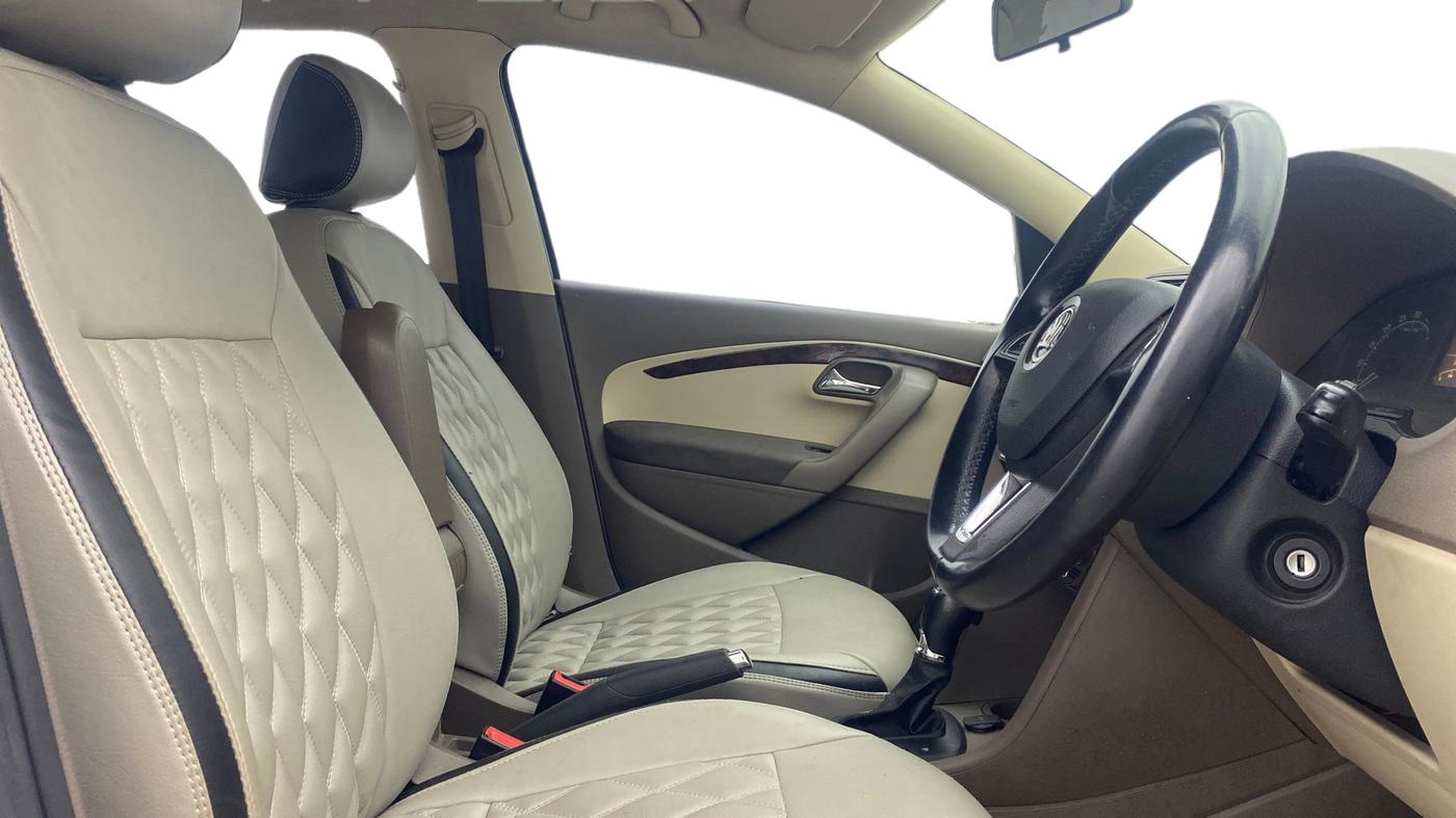 2015 Skoda Rapid 1.5 TDI CR ELEGANCE AT, Diesel, Automatic, 1,18,712 km, Right Side Front Door Cabin