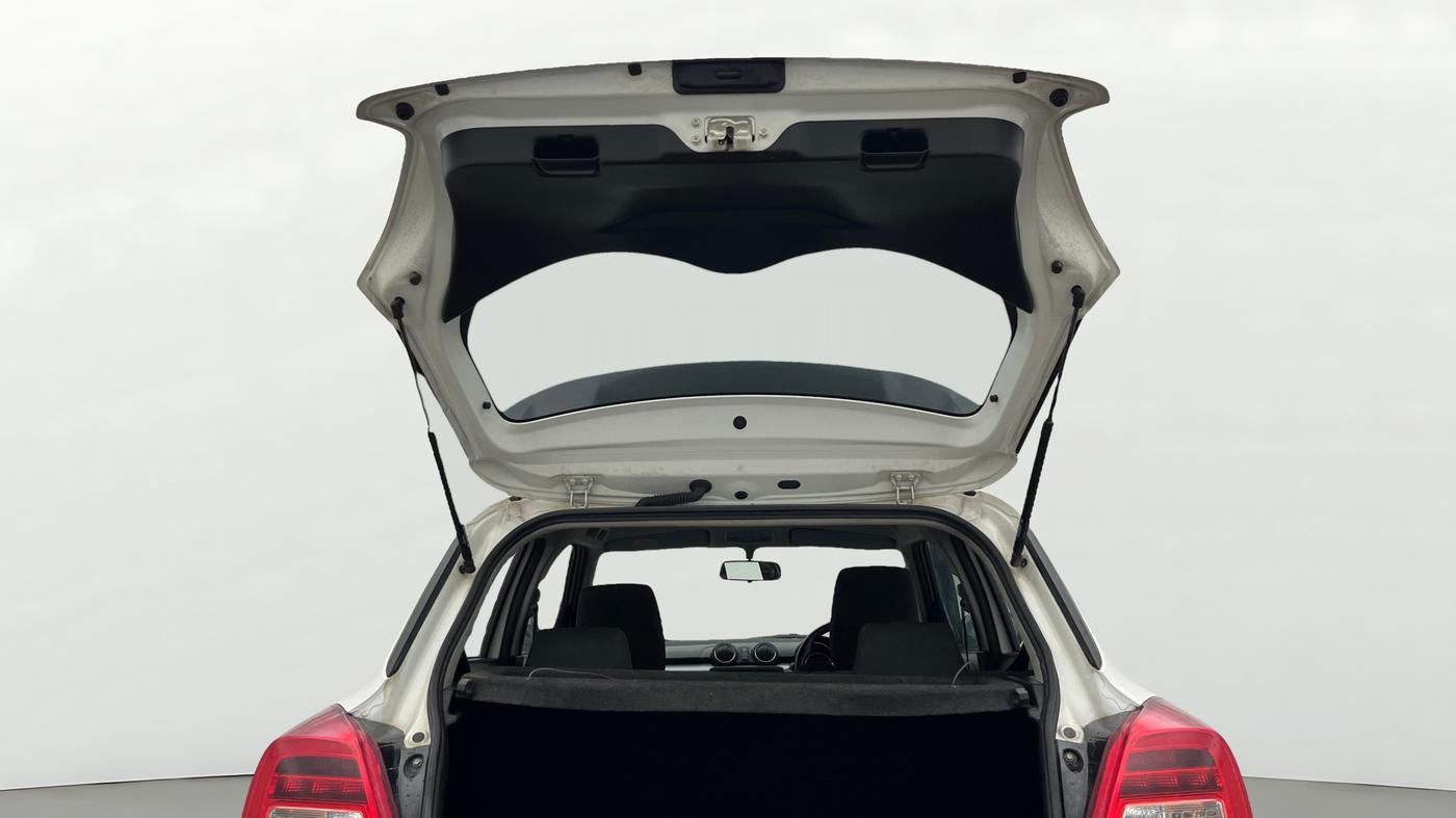 2021 Maruti Swift VXI AMT, Petrol, Automatic, 82,625 km, Boot Door Open