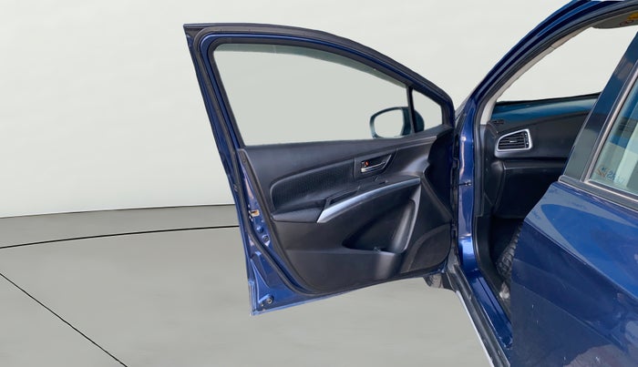 2018 Maruti S Cross ALPHA 1.3, Diesel, Manual, 1,19,629 km, LHS Front Door