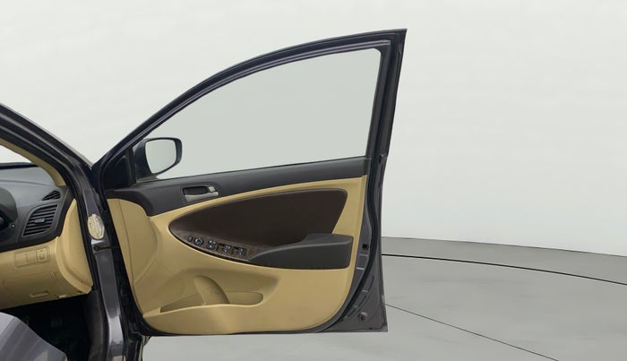 2016 Hyundai Verna 1.6 VTVT SX, Petrol, Manual, 64,510 km, RHS Front Door