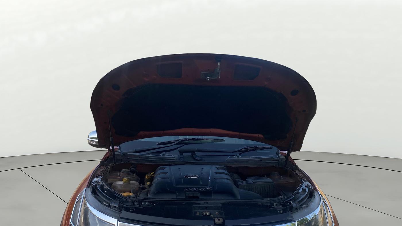 2017 Mahindra XUV500 W10 AT, Diesel, Automatic, 84,161 km, Open Bonet