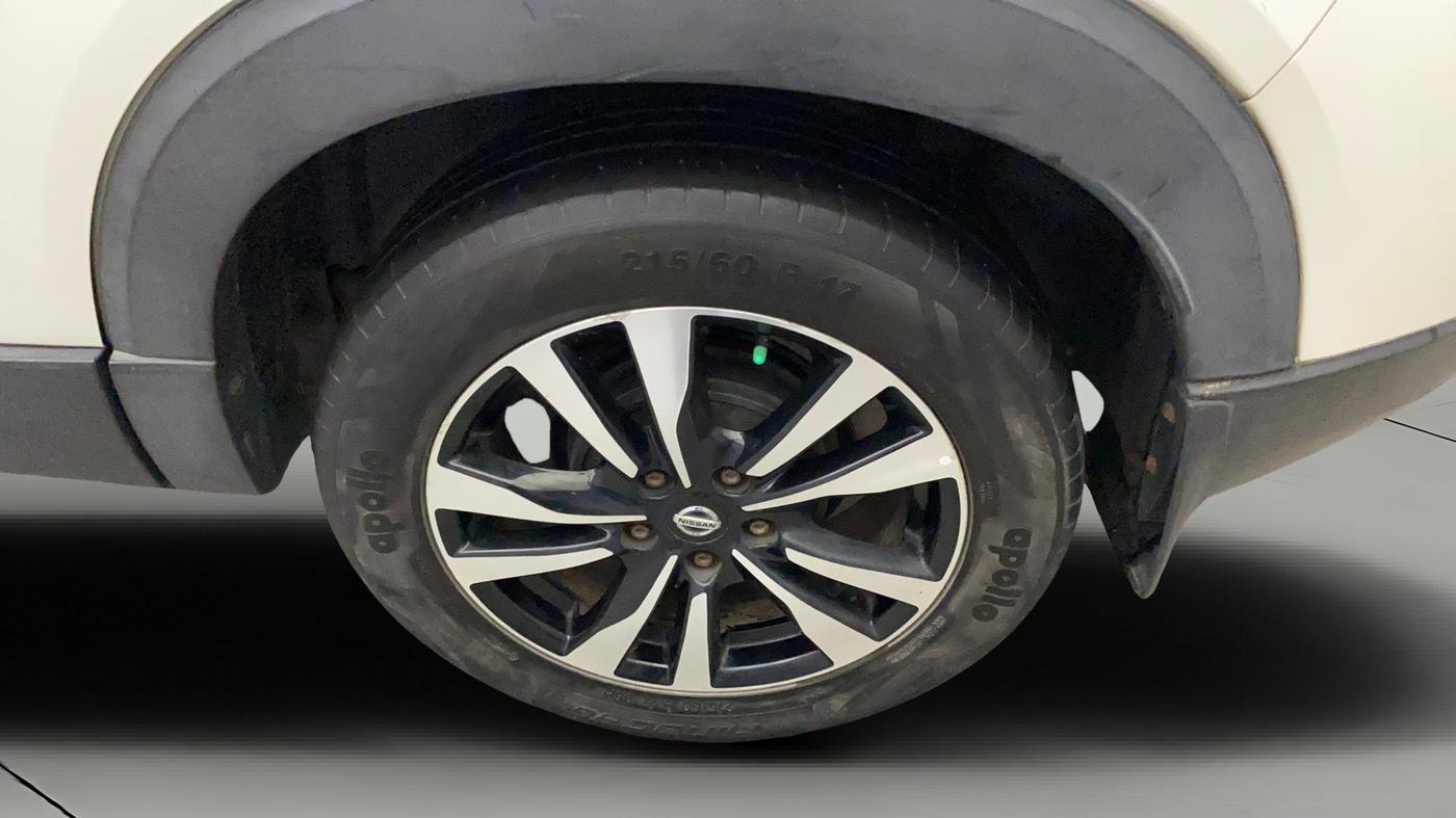 2019 Nissan Kicks XV PREMIUM (O) DIESEL, Diesel, Manual, 1,11,753 km, Left Rear Wheel