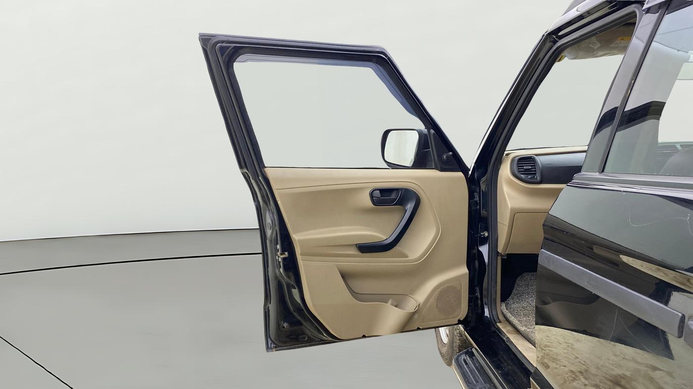 2024 Mahindra BOLERO NEO N 4, Diesel, Manual, 22,413 km, LHS Front Door
