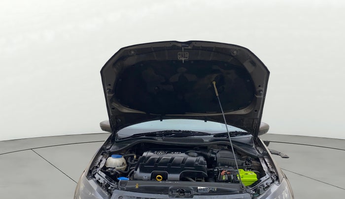 2016 Volkswagen Ameo HIGHLINE PLUS 1.5L AT 16 ALLOY, Diesel, Automatic, 1,32,884 km, Open Bonet