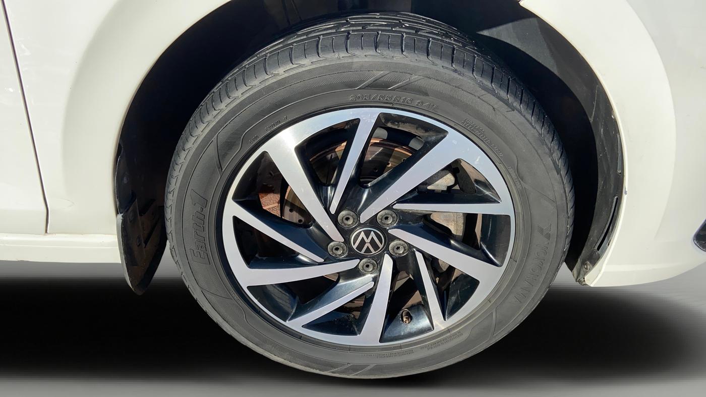 2022 Volkswagen VIRTUS TOPLINE TSI 1.0 AT, Petrol, Automatic, 50,044 km, Right Front Wheel