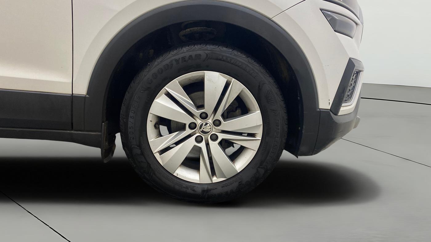 2022 Skoda KUSHAQ AMBITION CLASSIC 1.0L TSI MT, Petrol, Manual, 97,794 km, Right Front Wheel
