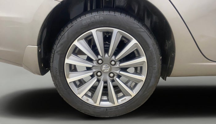 2018 Maruti Ciaz ALPHA  AT 1.5 SHVS PETROL, Petrol, Automatic, 52,276 km, Right Rear Wheel