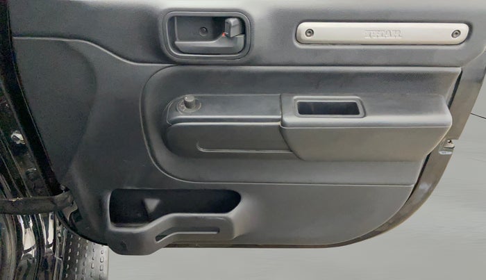 2024 Mahindra Thar LX P 2WD AT HT, Petrol, Automatic, 36,688 km, Driver Side Door Panels Control