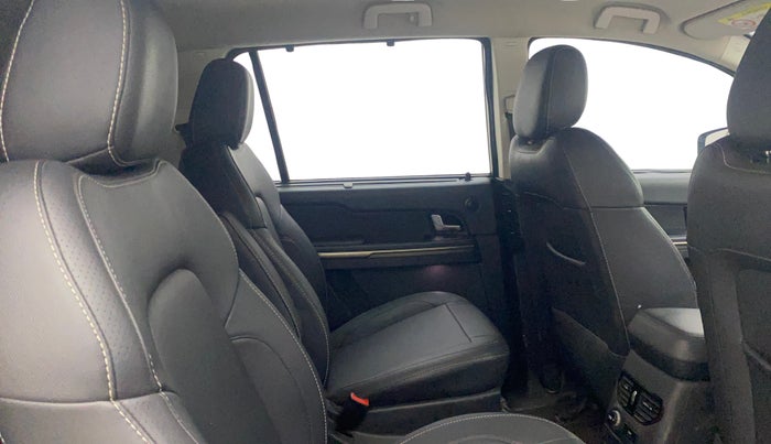 2017 Tata Hexa XTA 4X2 6 STR, Diesel, Automatic, 95,880 km, Right Side Rear Door Cabin