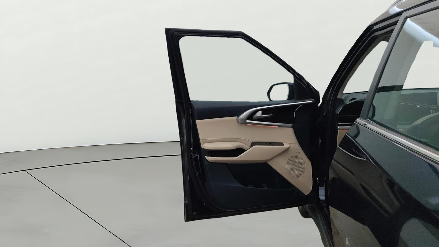 2022 KIA CARENS LUXURY PLUS 1.5 DIESEL AT 7 STR, Diesel, Automatic, 27,753 km, LHS Front Door