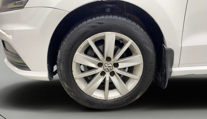 2016 Volkswagen Ameo HIGHLINE1.5L, Diesel, Manual, 1,12,892 km, Left Front Wheel