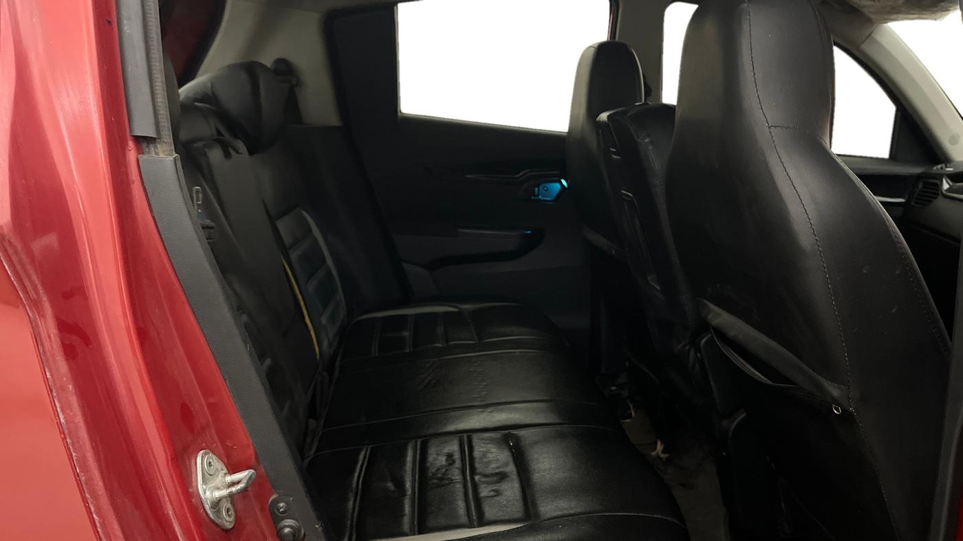 2017 Mahindra KUV 100 NXT K8 P 6 STR, Petrol, Manual, 69,976 km, Right Side Rear Door Cabin