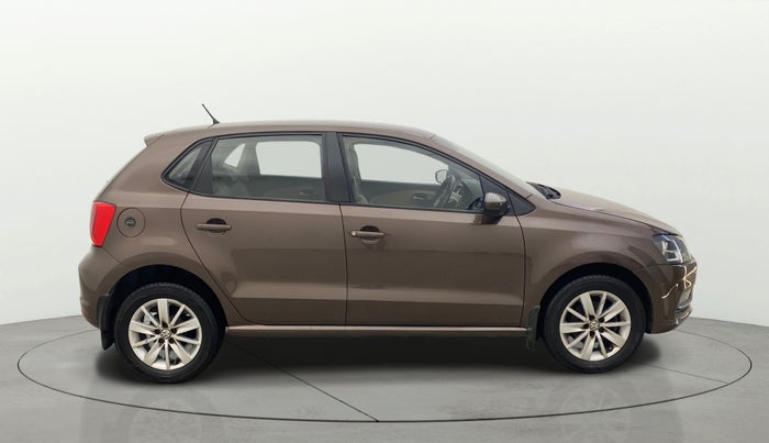 2016 Volkswagen Polo HIGHLINE1.2L, Petrol, Manual, 76,285 km, Right Side View