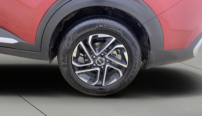 2023 KIA CARENS LUXURY PLUS 1.5 DIESEL AT 7 STR, Diesel, Automatic, 13,641 km, Left Rear Wheel