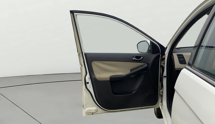 2014 Tata Zest XT PETROL, Petrol, Manual, 77,764 km, LHS Front Door