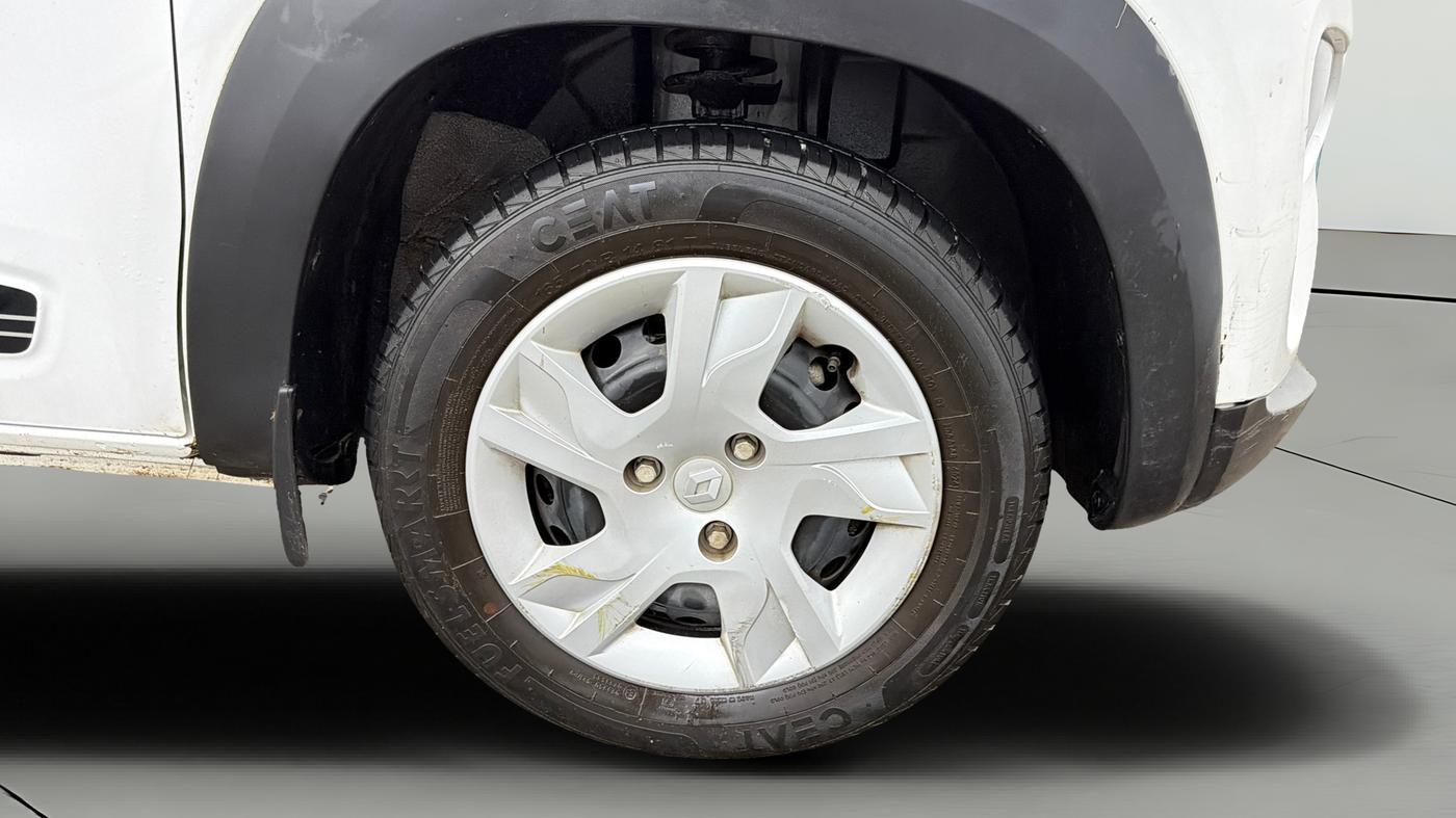 2024 Renault Kwid RXT 1.0, Petrol, Manual, 19,810 km, Right Front Wheel