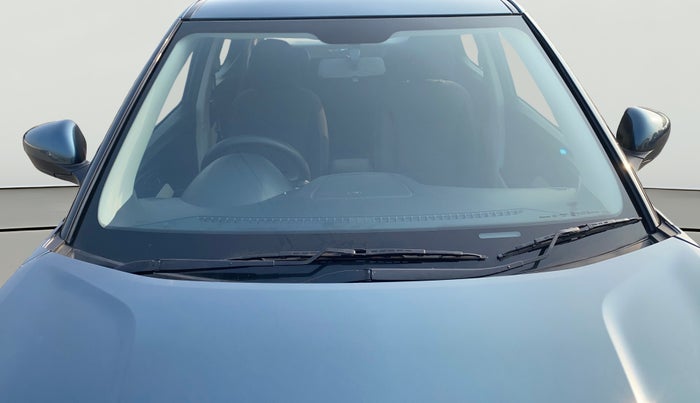 2022 Mahindra XUV300 W6 1.2 PETROL, Petrol, Manual, 19,471 km, Front Windshield