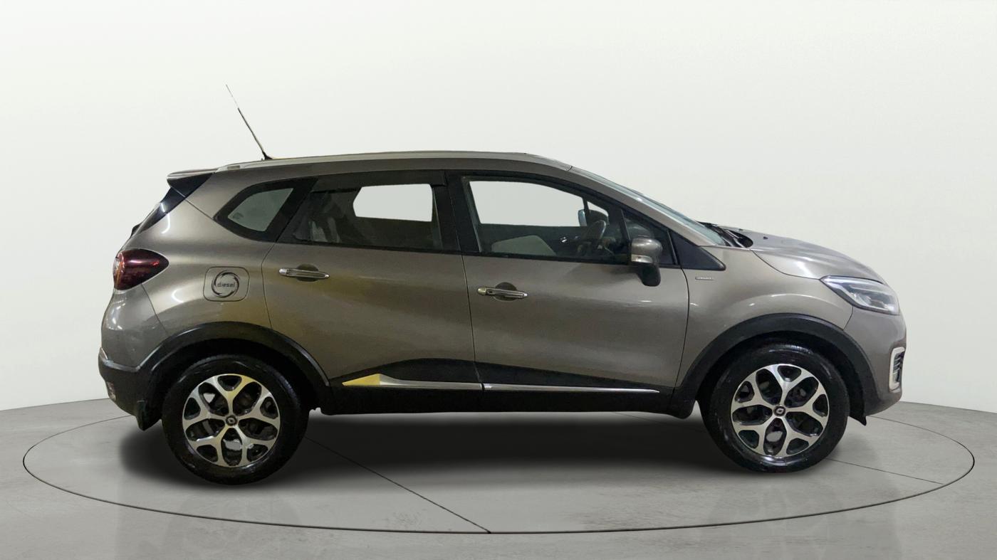 2017 Renault Captur PLATINE DIESEL , Diesel, Manual, 1,17,918 km, Right Side View
