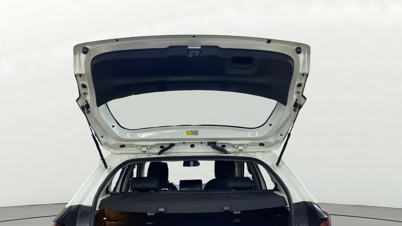 2024 Tata ALTROZ XZ Plus (S) Lux CNG , CNG, Manual, 6,724 km, Boot Door Open