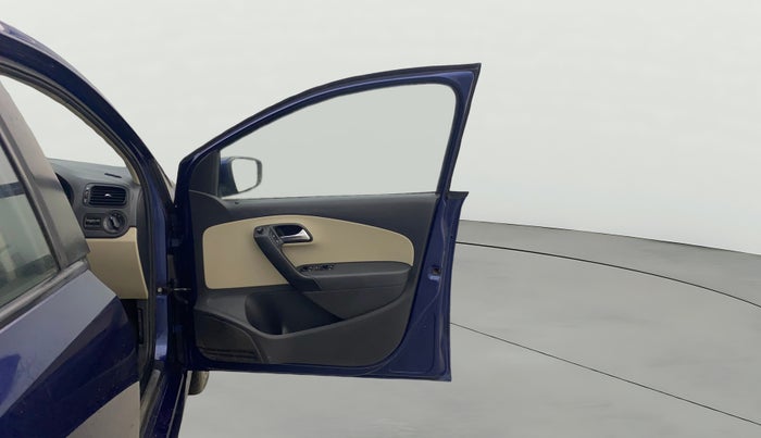 2013 Volkswagen Polo COMFORTLINE 1.2L PETROL, Petrol, Manual, 1,01,413 km, RHS Front Door