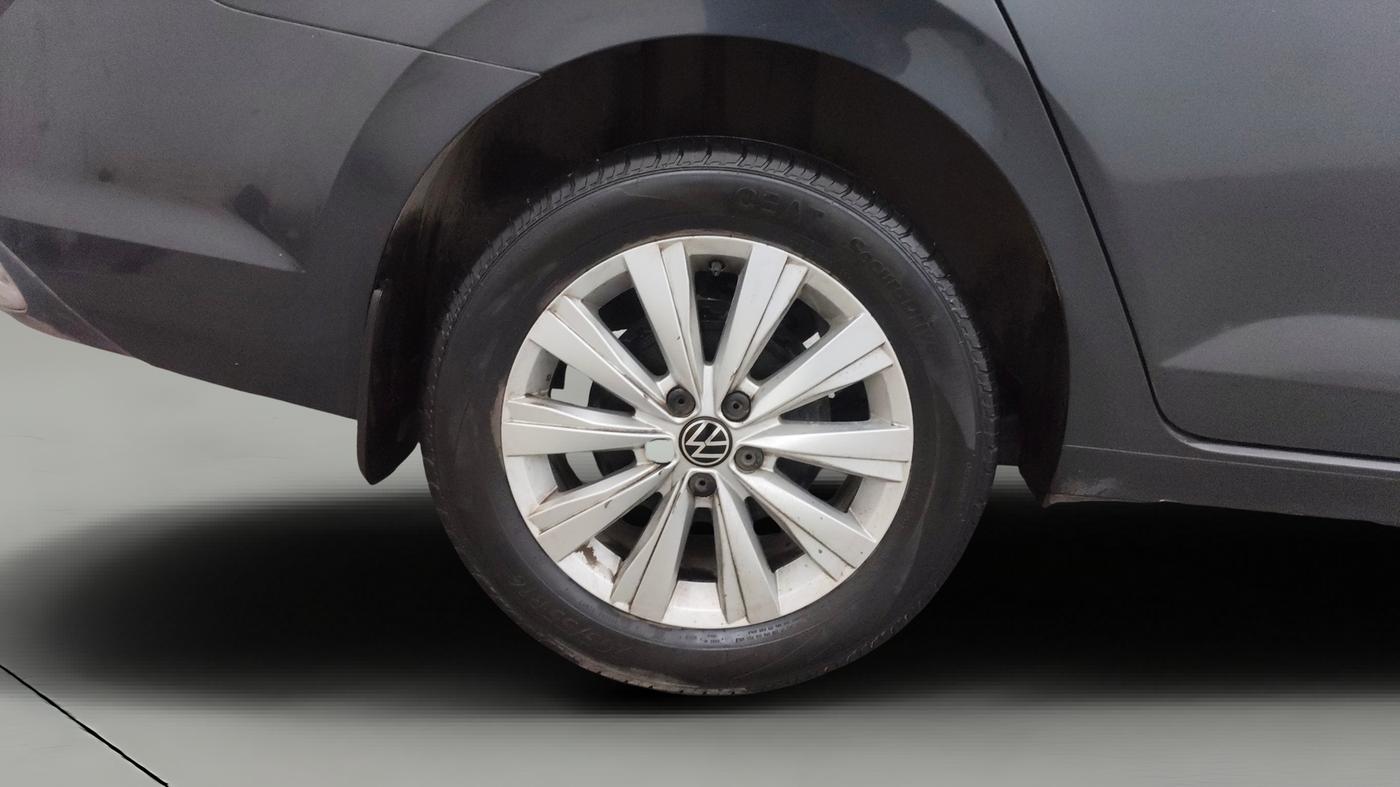 2022 Volkswagen VIRTUS HIGHLINE TSI 1.0 MT, Petrol, Manual, 60,002 km, Right Rear Wheel