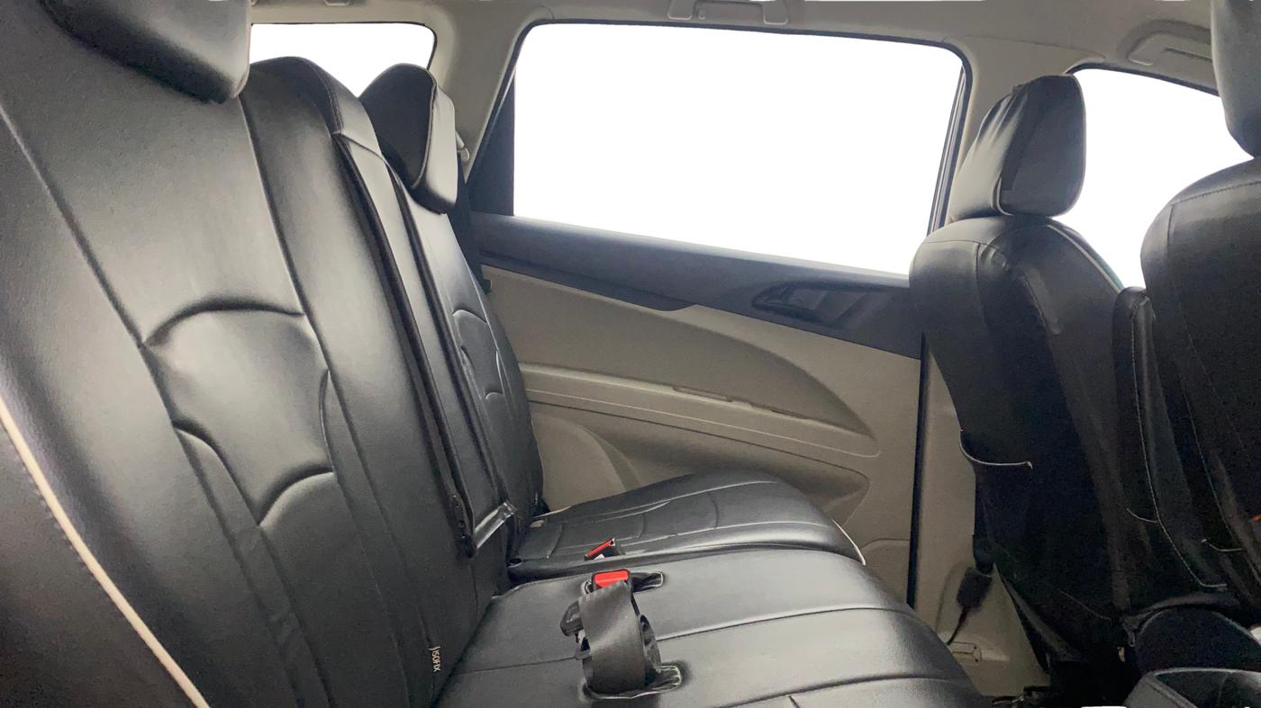 2020 Mahindra MARAZZO M2 8 STR, Diesel, Manual, 74,713 km, Right Side Rear Door Cabin