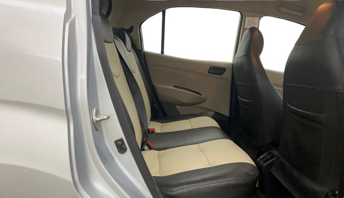 2021 Hyundai NEW SANTRO SPORTZ EXECUTIVE MT CNG, CNG, Manual, 31,303 km, Right Side Rear Door Cabin