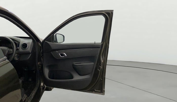 2018 Renault Kwid RXT 1.0 AMT (O), Petrol, Automatic, 62,125 km, RHS Front Door