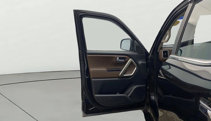 2022 Mahindra SCORPIO-N Z8 L PETROL AT 7 STR, Petrol, Automatic, 37,579 km, LHS Front Door