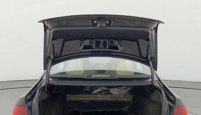 2013 Volkswagen Vento HIGHLINE 1.6 MPI, Petrol, Manual, 18,870 km, Boot Door Open