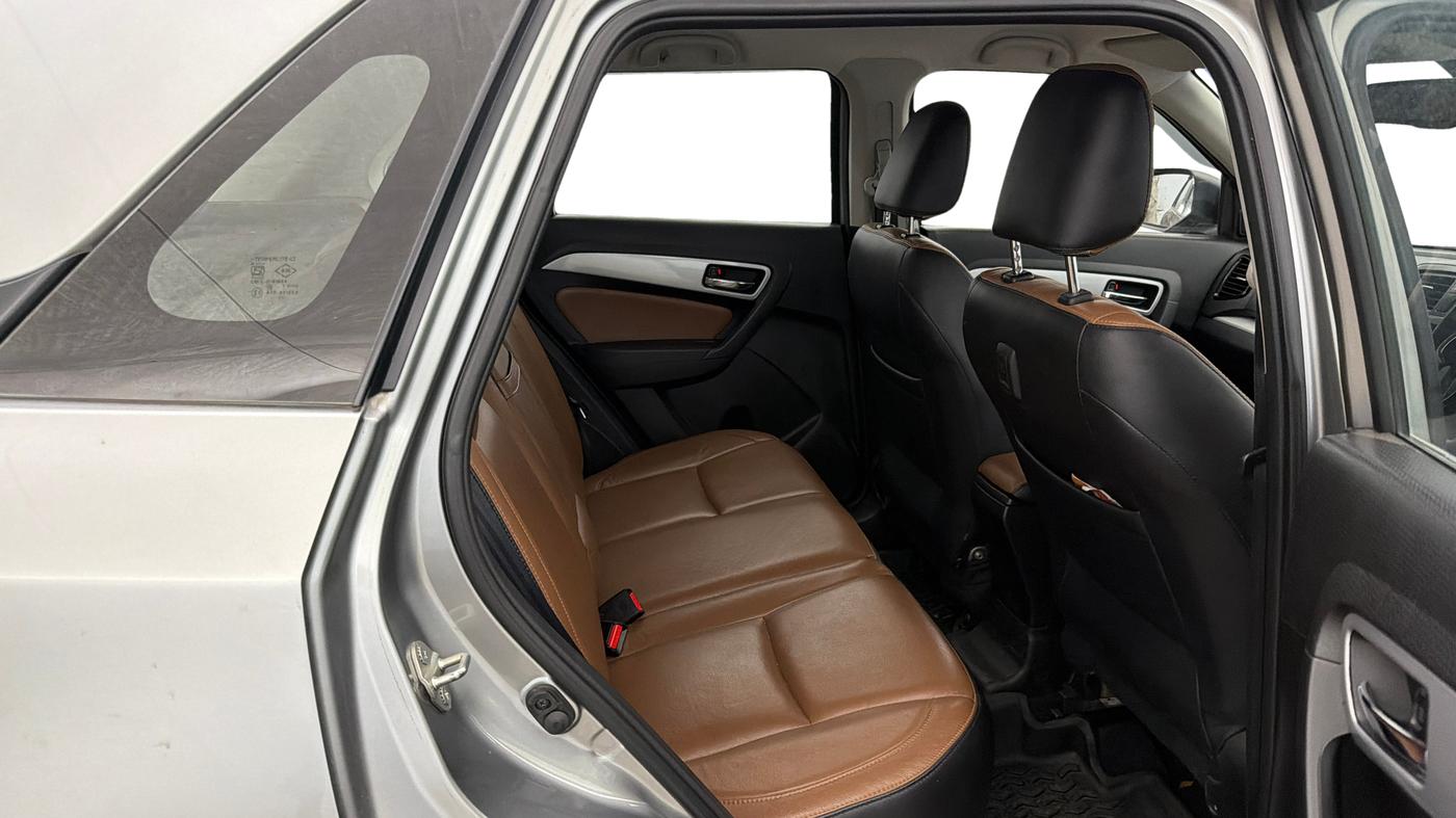 2022 Toyota URBAN CRUISER PREMIUM GRADE AT, Petrol, Automatic, 46,229 km, Right Side Rear Door Cabin